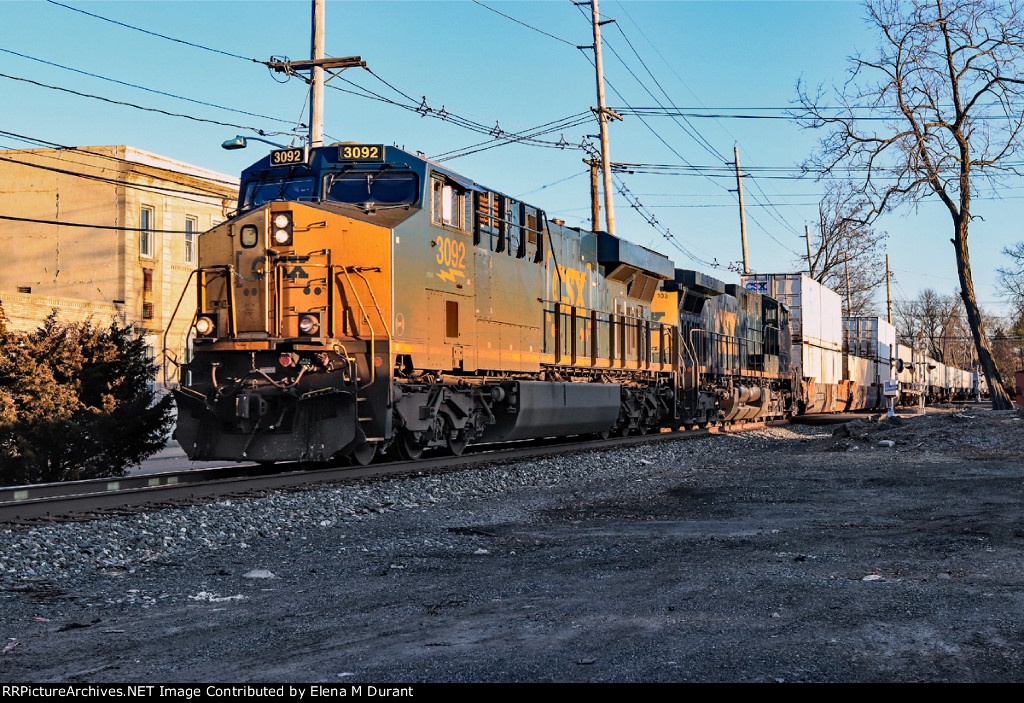 CSX 3092 on I-010